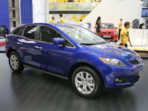 Дизайн и мощный двигатель Mazda CX-7 недвусмысленно говорят о том, что кроссовер создавался не для…