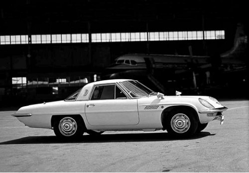 Mazda Cosmo Sport — первая роторная ласточка фирмы — была сделана тиражом чуть больше 1,5 тысяч…