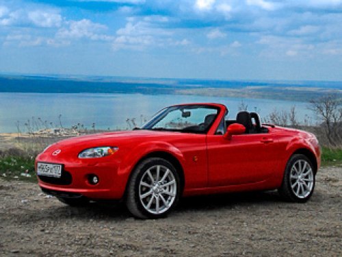Оба ныне предлагаемых для Mazda MX-5 мотора (мощностью 126 и 160 лошадиных сил) оказались…