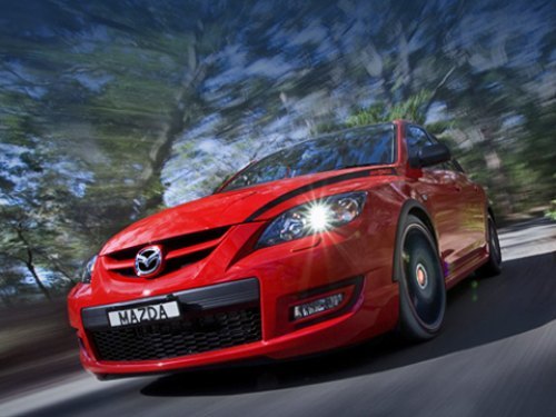 Создатели MPS Extreme щедро снабдили красную Mazda различными чёрными аксессуарами: в этот цвет…