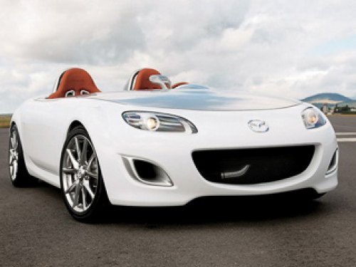Снаряжённая масса концепта Mazda MX-5 Superlight, показанного в текущем году во Франкфурте,…