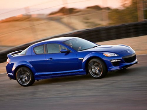 Купе Mazda RX-8 может стать последней роторной моделью японцев. В компании не исключают того, что…