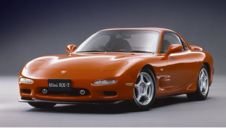 В своей последней ипостаси Mazda RX-7 (серия FD) оснащалась роторным двигателем 13B мощностью от…