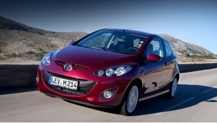 Текущее поколение модели Mazda2 выпускается с 2007 года. В 2009 году был проведён рестайлинг.