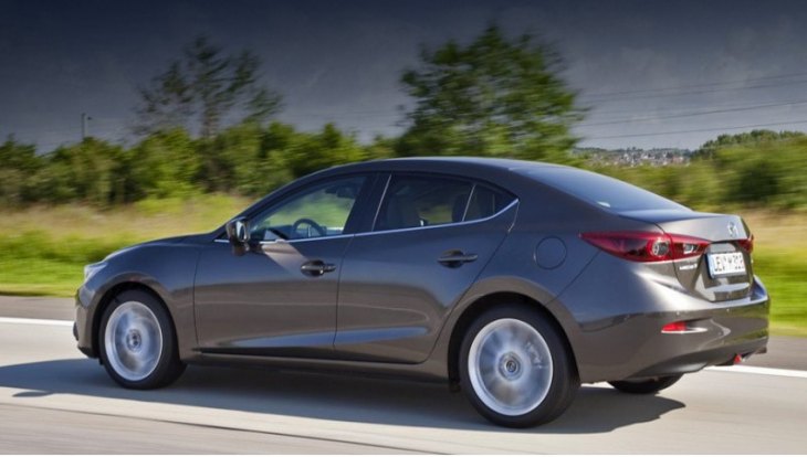 Стилистически седан Mazda3 больше всего походит на уменьшённую копию «шестёрки».
