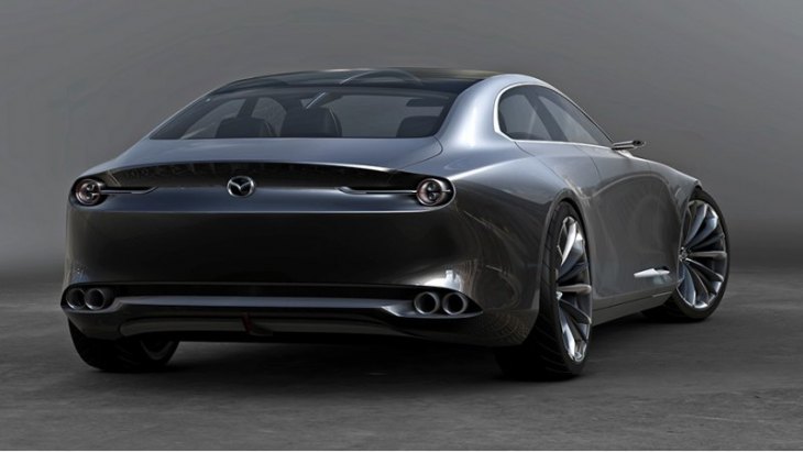 Концепт-кар оснащен 21-дюймовыми легкосплавными колесами, сквозь которые видны углеродокерамические…