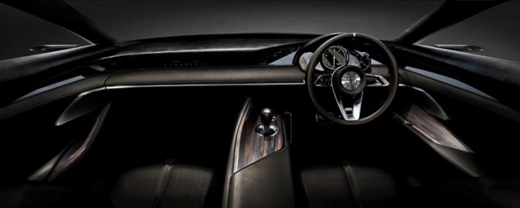 По бокам от тахометра с настоящей стрелкой находятся виртуальные приборы. В списке оснащения ―…