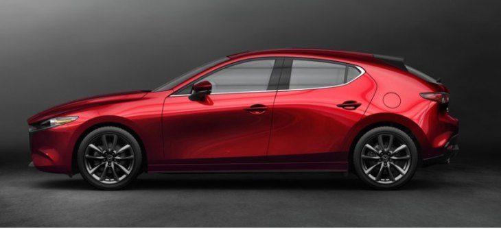 Для хэтча с мотором Skyactiv-X разработана эксклюзивная красная кожа с особыми фактурой и оттенком,…