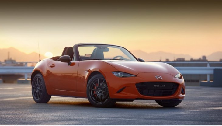 За тридцать лет выпуска и четыре поколения MX-5 нашла более миллиона покупателей по всему миру. С…