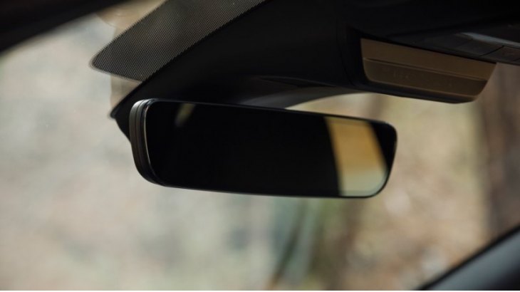 Новая «матрешка» продается в трех комплектациях. В топовой версии Supreme зеркало с…