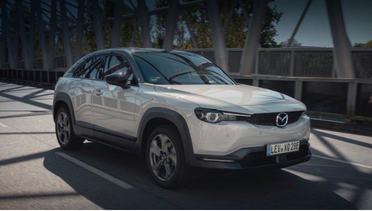 В Европе первенцем новой продуктовой волны считается электрокар Mazda MX-30 (на фото), который уже…