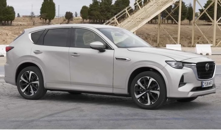 Новейший кроссовер Mazda CX-60 назвали эталоном с точки зрения управляемости
