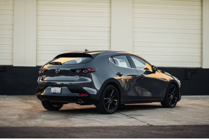 Mazda3 2.5 S Carbon Edition теперь будет предлагаться с полным приводом. Модель стоит от 27 200…