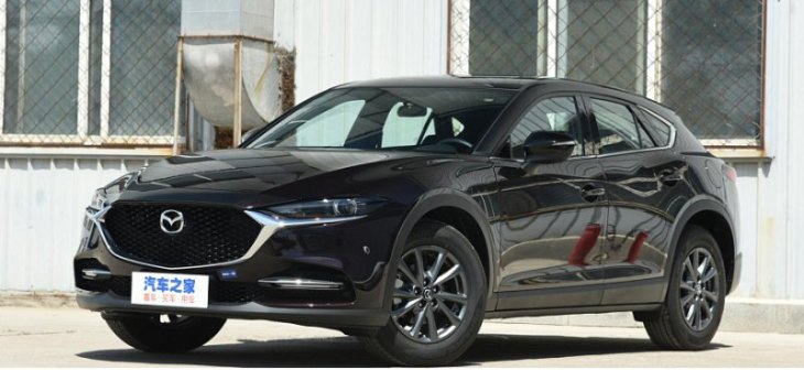 Компания Mazda запустила продажи модернизированного купе-кроссовера Mazda CX-4 2023 года