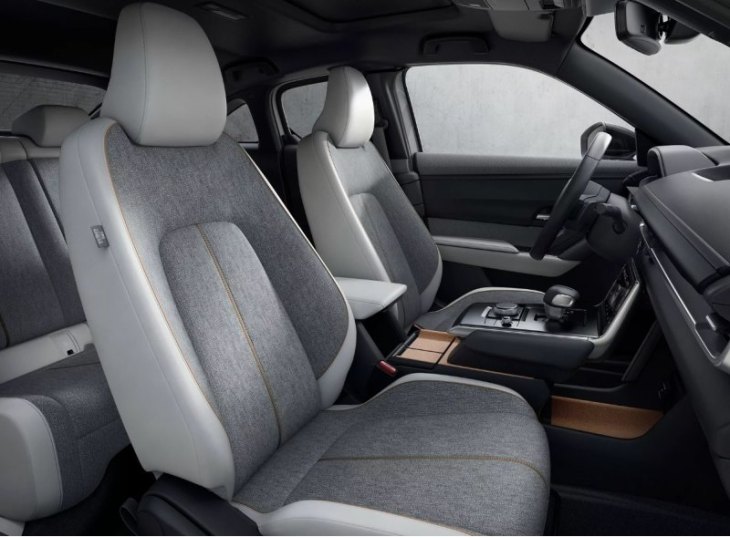 У дилеров в США еще остаются электрокары 2023 года, но их не так много.