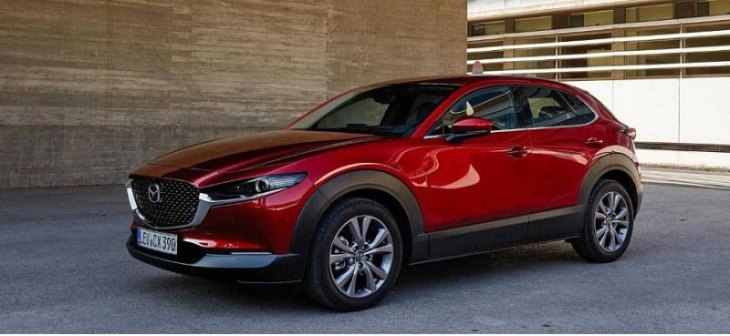 В России продаются новые кроссоверы Mazda CX-30 за 4,1 млн рублей