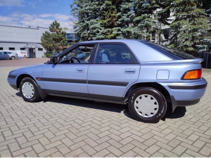 Mazda 323F 1990 года выпуска в идеальном состоянии со сверхмалым пробегом появилась на eBay. Он был…