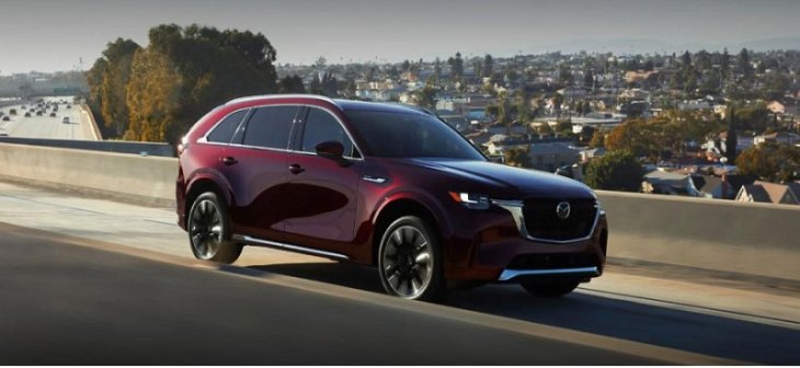 Дилер Mazda в РФ продает Mazda CX-90 2024 в богатой комплектации