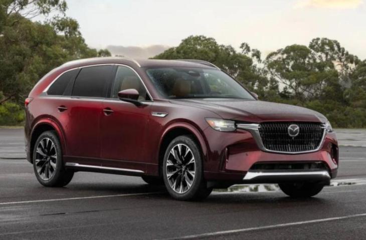 Новые Mazda CX-90 все еще продают со скидкой больше ₽1 млн: что есть у дилеров РФ