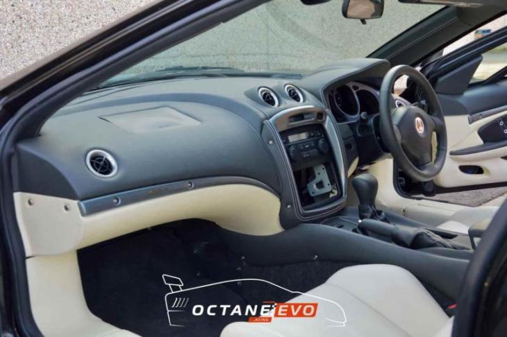 Салон Mitsuoka Orochi 2009 года, проданного на аукционе