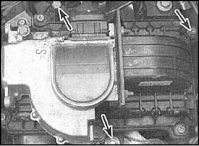 6. Ослабьте крепежный хомут и снимите резонатор.