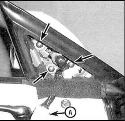 2. Снимите боковую панель.