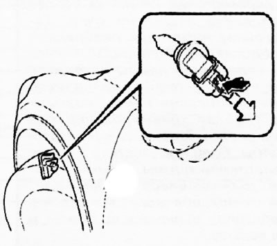 5. Отсоедините электрический разъем. Для этого нажмите пальцем на лапку фиксатора и разъедините…