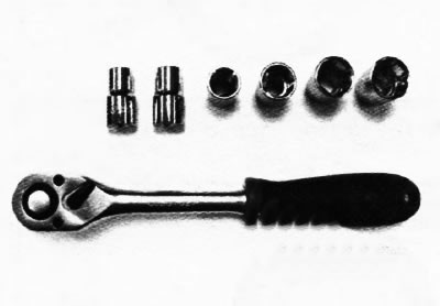 4. Храповый ключ с переходниками