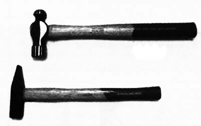 10. Молотки металлические