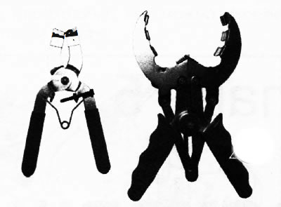 17. Приспособление для снятия поршневых колец