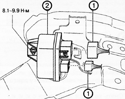 3. Отсоединить разъем и снять блок управления предпусковым подогревом.