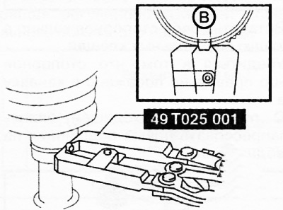 17. Обжать малый хомут пыльника со стороны колеса с помощью специального инструмента. Убедиться в…