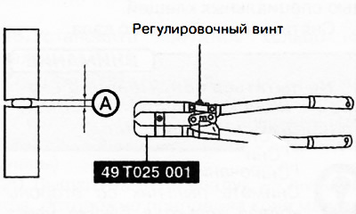 13. Отрегулировать зазор А до 2.9 мм, вращая регулировочный винт специального обжимного инструмента.