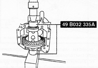 26. Помоћу специјалног алата (49 8032 335А), притиснути кућиште крајњег погона помоћу пресе као што…