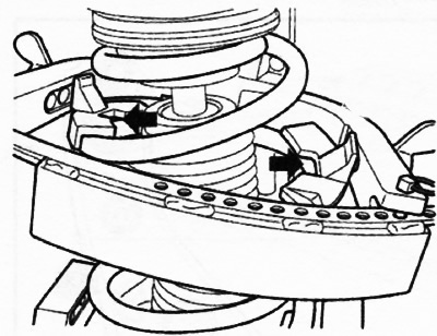 Nainštalujte predný tlmič s vinutou pružinou na špeciálny nástroj tak, aby bola vinutá pružina…