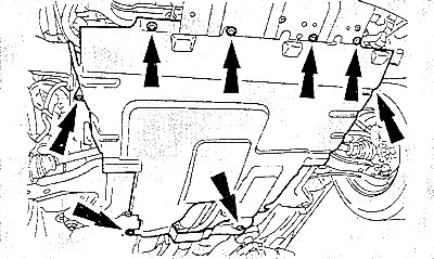 Поддерживая крышку, открутить болты.