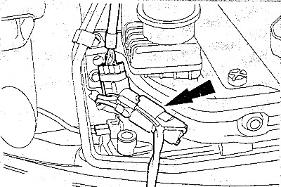 Снять штекер с вентилятора и вытащить провод из направляющих. Если есть, снять штекер с…