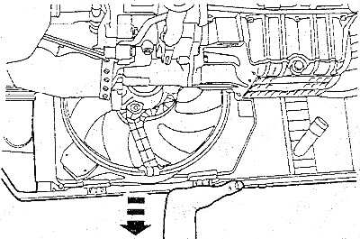 Вытащить радиатор вместе с вентилятором вниз из автомобиля.