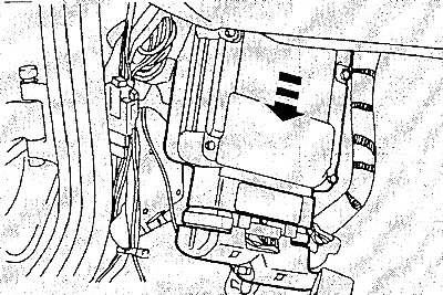 Вытащить блок управления из крепления.