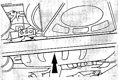 Подставить напольный домкрат под задний мост и немного приподнять его, чтобы разгрузить…