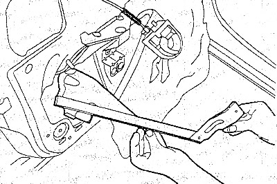 Вытянуть направляющую стекла из двери.