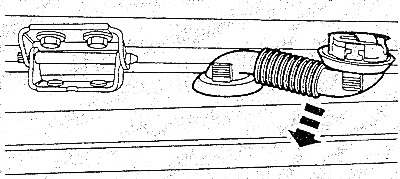 Вытащить резиновую втулку из крышки багажника, вытащить жгут проводов.