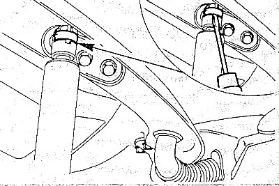 Вытащить амортизатор из шаровой головки в крышке багажника. Для этого слегка поддеть зажим газового…