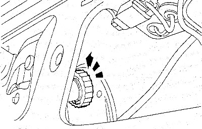 Повернуть кольцо крепления цилиндра замка против часовой стрелки, ослабив его.