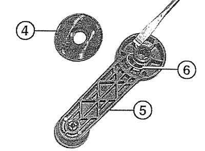 Ручные стеклоподъемники: снять ручку стеклоподъемника. Для этого вставить отвертку между розеткой…