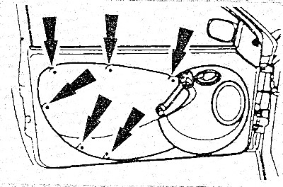 Стянуть облицовку двери по окружности от рамы двери и отцепить ее от зажимов. Для облегчения работы…