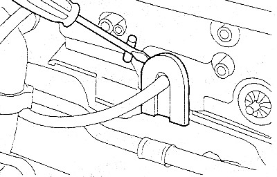 Поддеть и вынуть сквозную втулку для троса привода спидометра с выступа перегородки моторного…