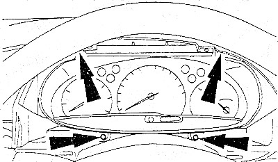 Открутить винты крепления панели приборов.