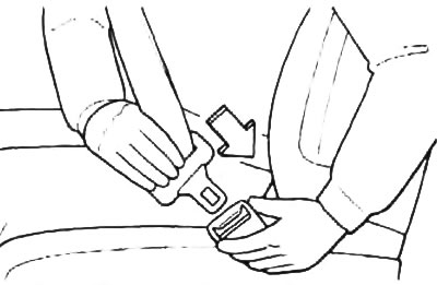 Примечание: если ремень заблокирован и не выходит из катушки, сильно потяните за ремень, после чего…