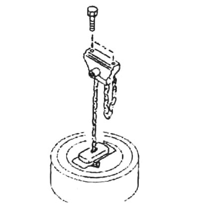 2. Вставьте баллонный ключ в разъем редуктора.